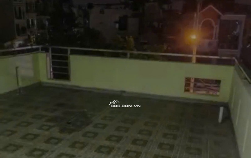 NHÀ BÁN CHÍNH CHỦ- NHÀ TRỐNG- DỄ XEM-THUẬN TIỆN KINH DOANH. LÀM VĂN PHÒNG